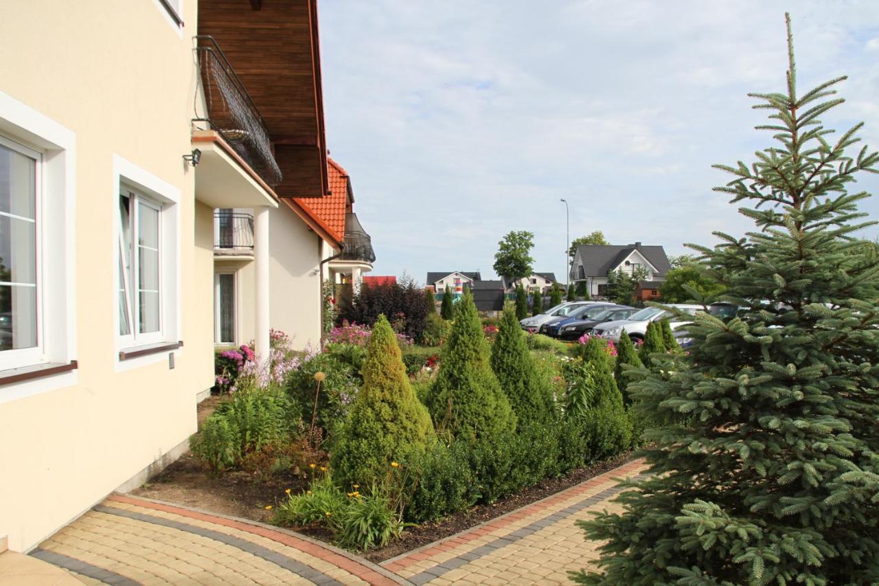 Dworek Leba I Domki Ranczo Itrich Dış mekan fotoğraf